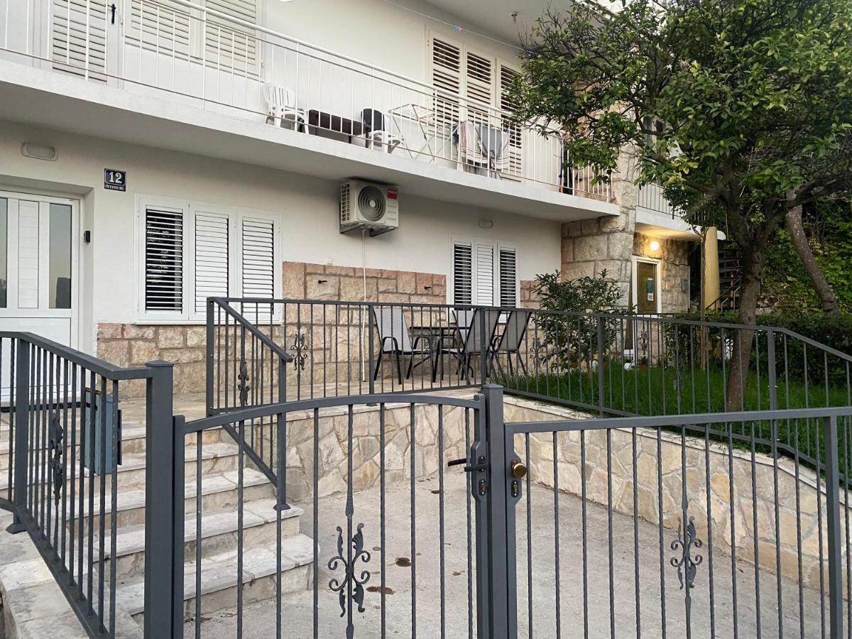 Napjacu With Own Parking And Garden Apartment Herceg Novi Bagian luar foto